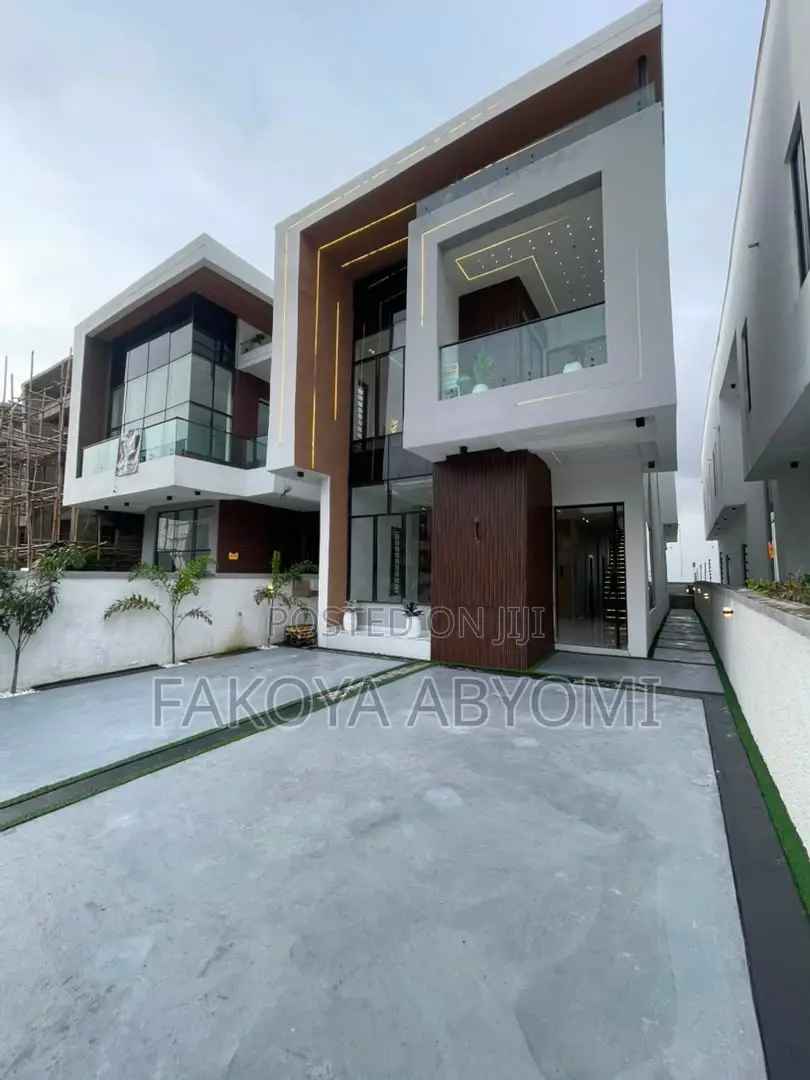 5bdrm Duplex in Ajah, Off Lekki-Epe Expressway for sale