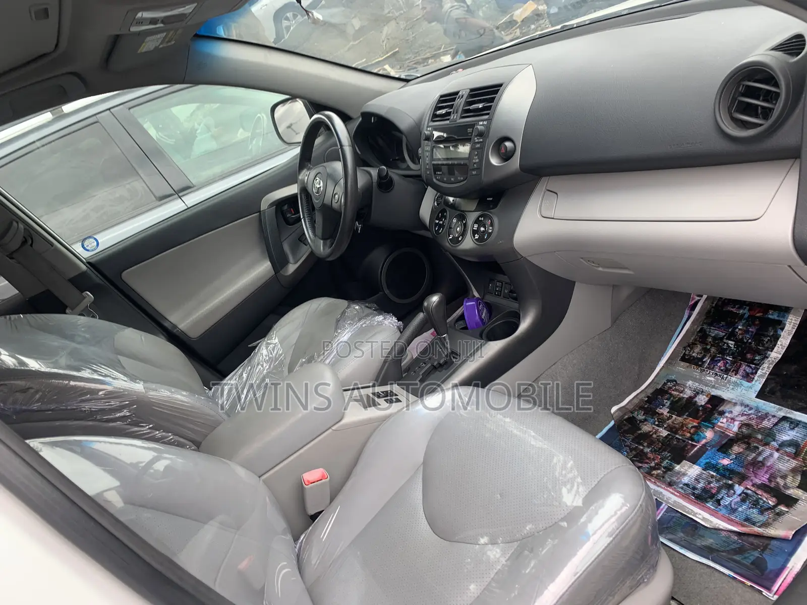 Toyota RAV4 2.5 Limited 2012 White