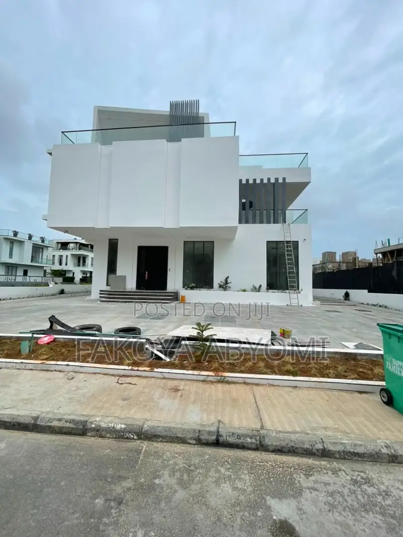 5bdrm Duplex in Ikate for sale