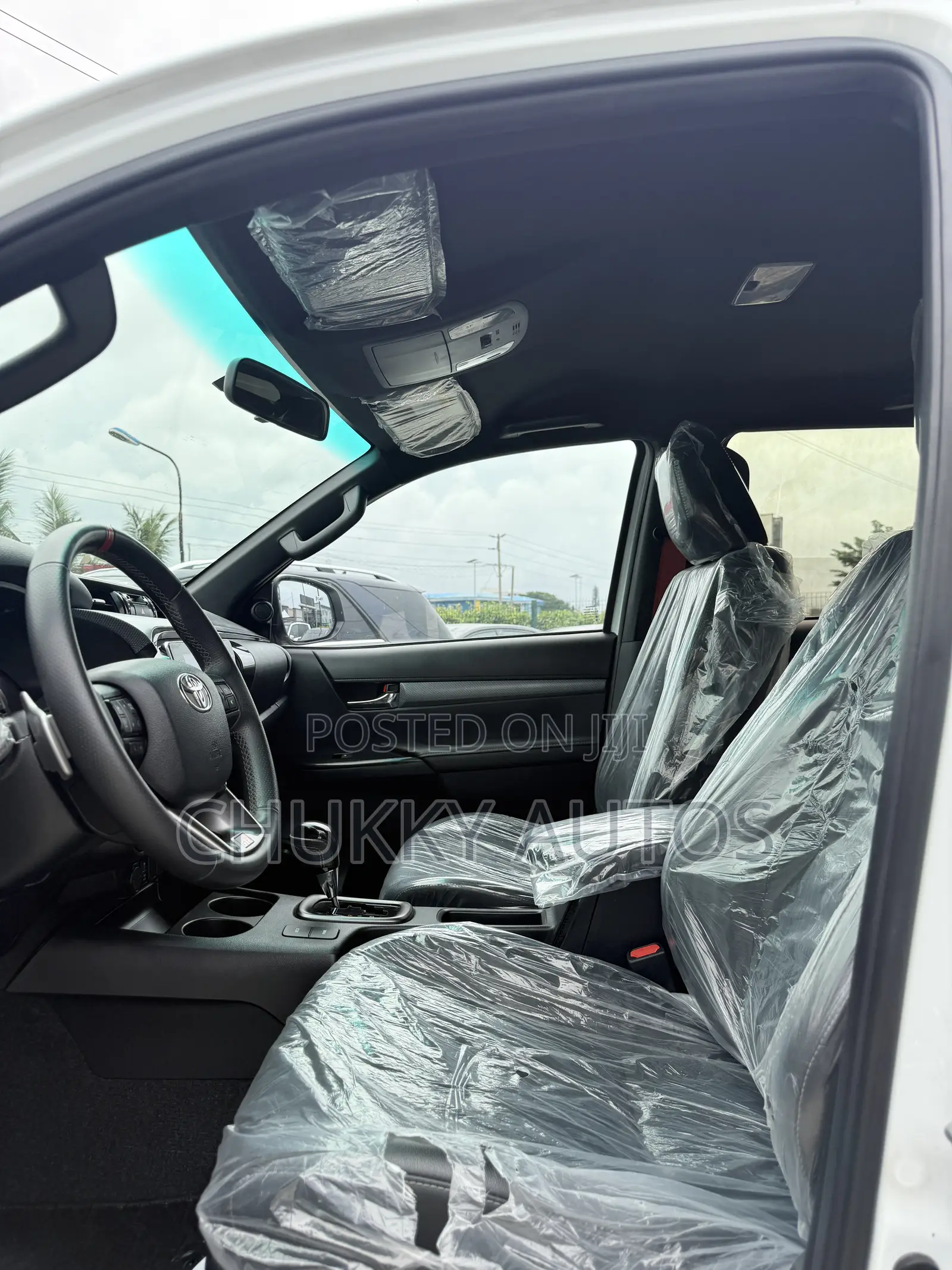 New Toyota Hilux 2024 White