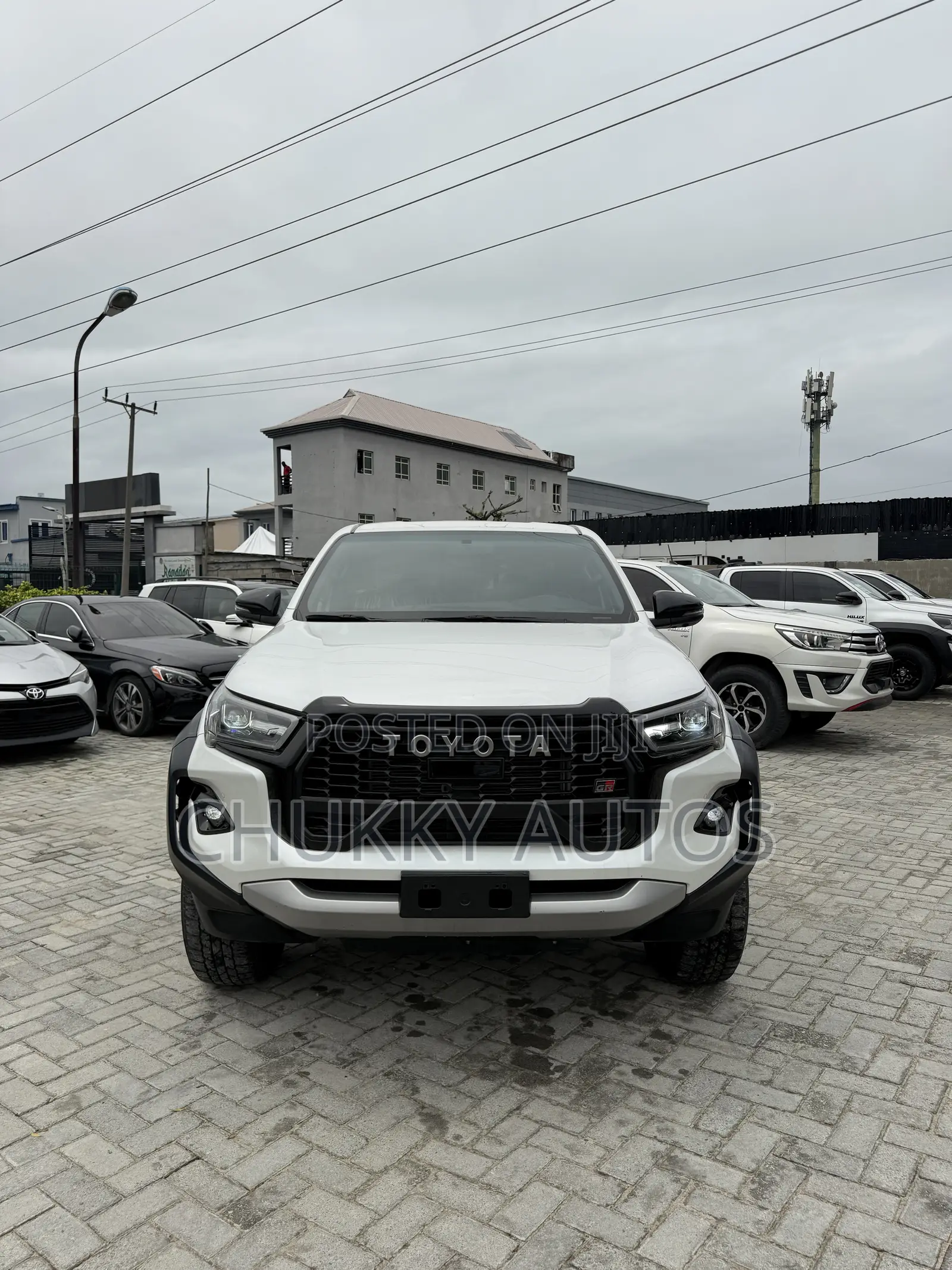 New Toyota Hilux 2024 White