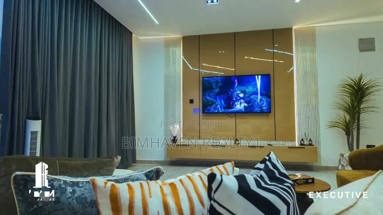 Luxury 2-Bedroom Apartment With Pool Gym in Akowonjo