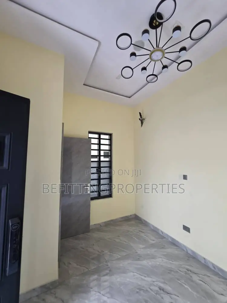 5bdrm Duplex in Ojodu for sale