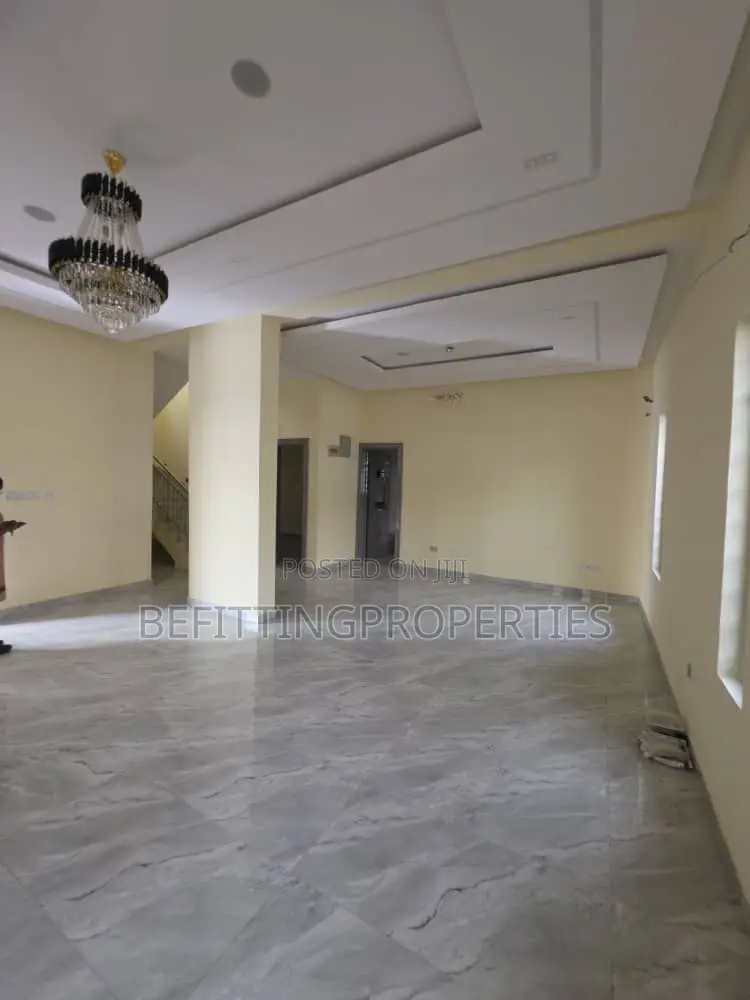 5bdrm Duplex in Ojodu for sale