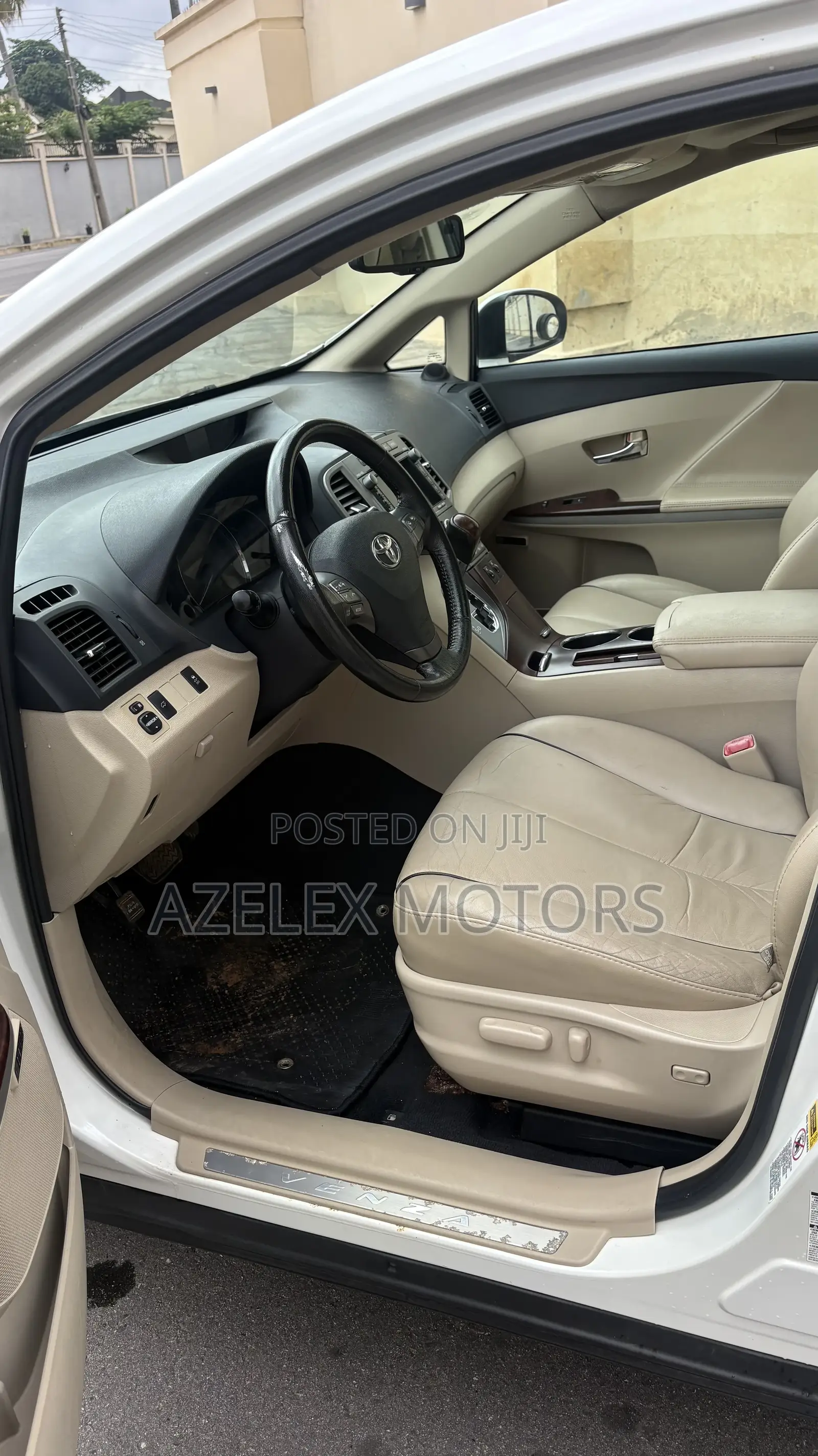 Toyota Venza V6 AWD 2010 White