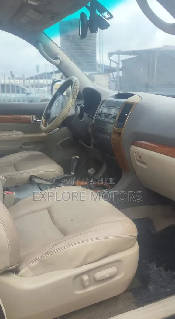 Lexus GX 470 Sport Utility 2006 Gold