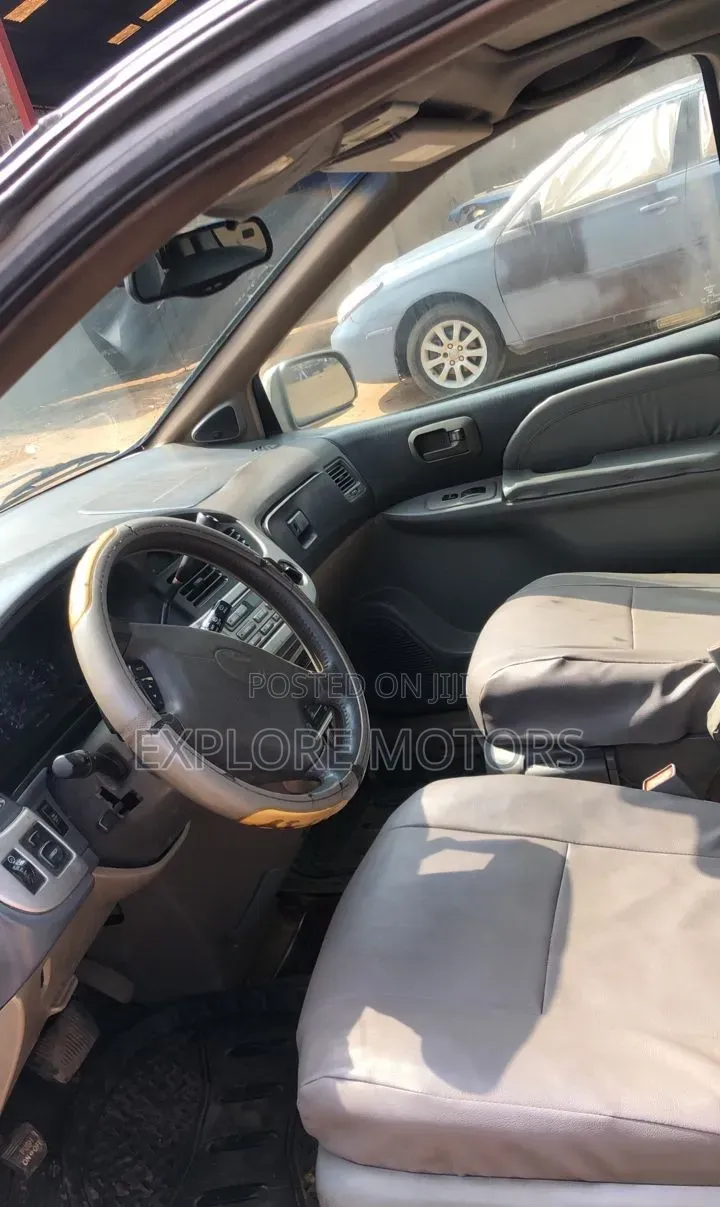 Toyota Sienna 2001 Gold
