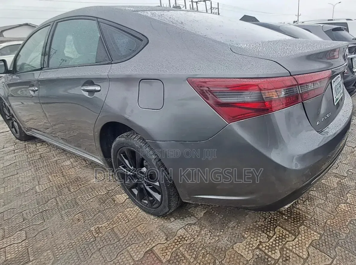 Toyota Avalon XLE FWDSedan (3.6L 6cyl 6A) 2016 Gray
