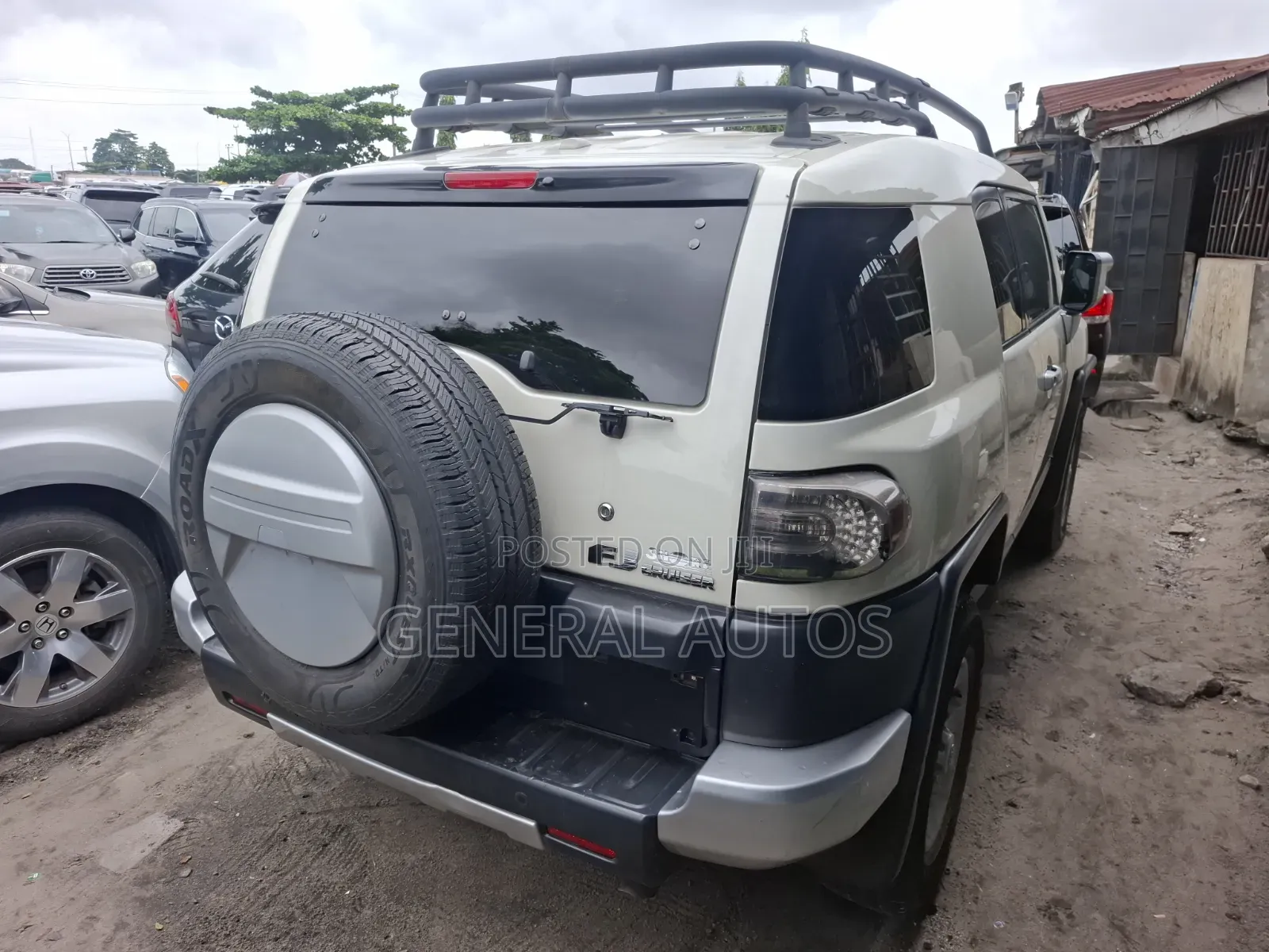 Toyota FJ Cruiser 2013 Silver