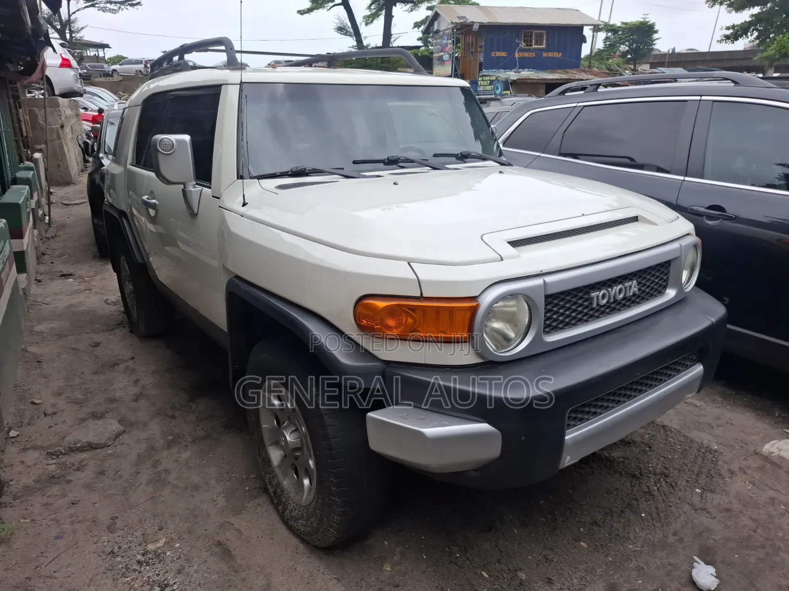 Toyota FJ Cruiser 2013 Silver