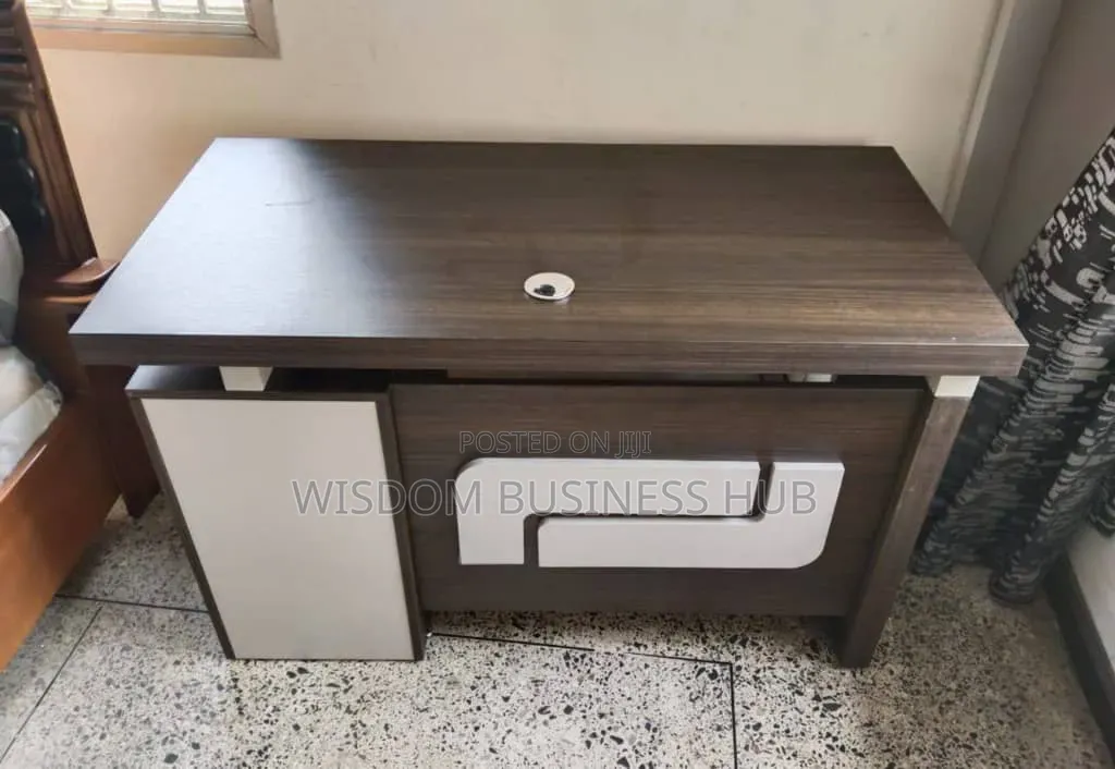 Mini Office Desk for Use in Offices