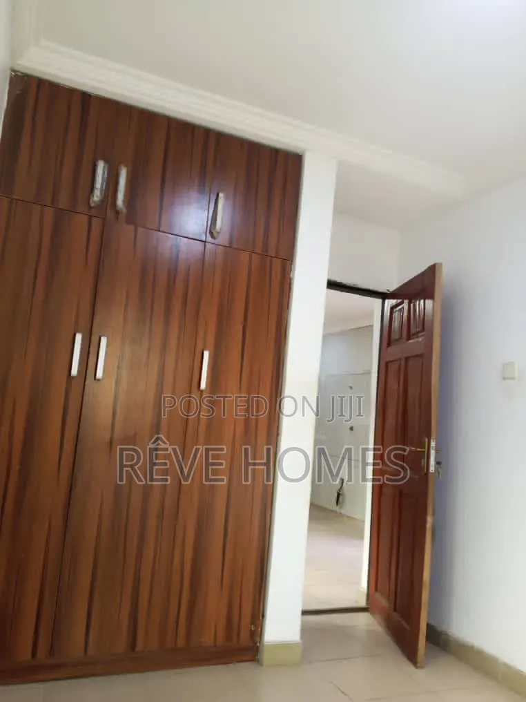 2bdrm Block of Flats in Mende for rent