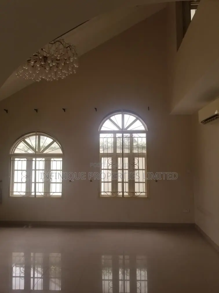 4bdrm Duplex in Lekki Phase 1 for rent