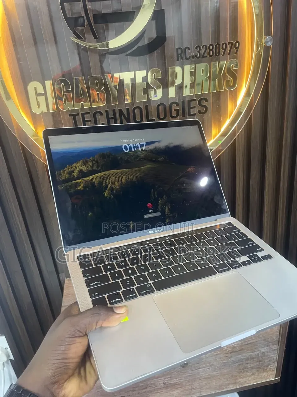 Laptop Apple MacBook Pro 2020 16GB Intel Core i5 SSD 1T