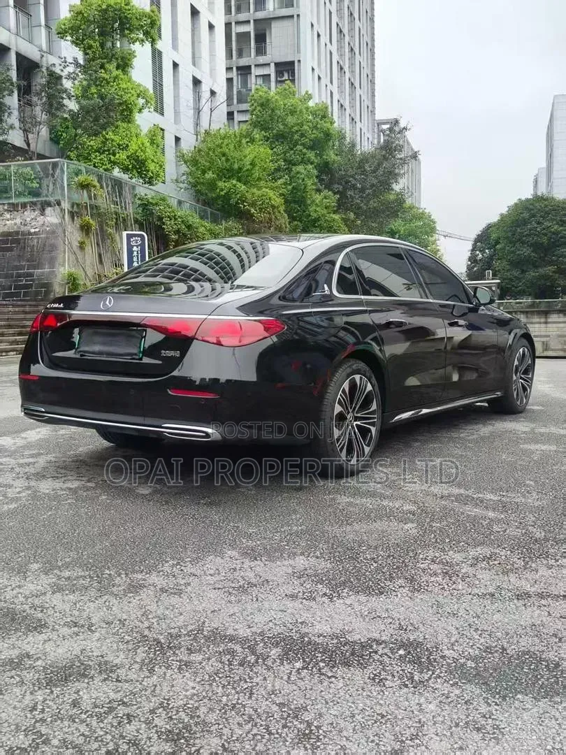 Mercedes-Benz E350 2025 Black