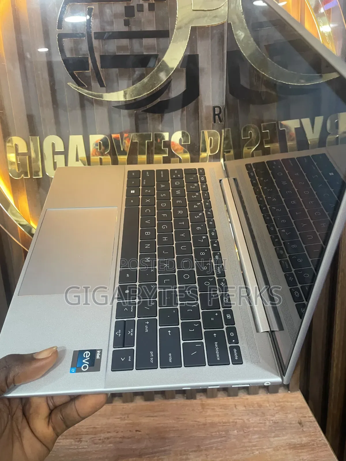 Laptop HP Dragonfly G3 32GB Intel Core i7 SSD 512GB