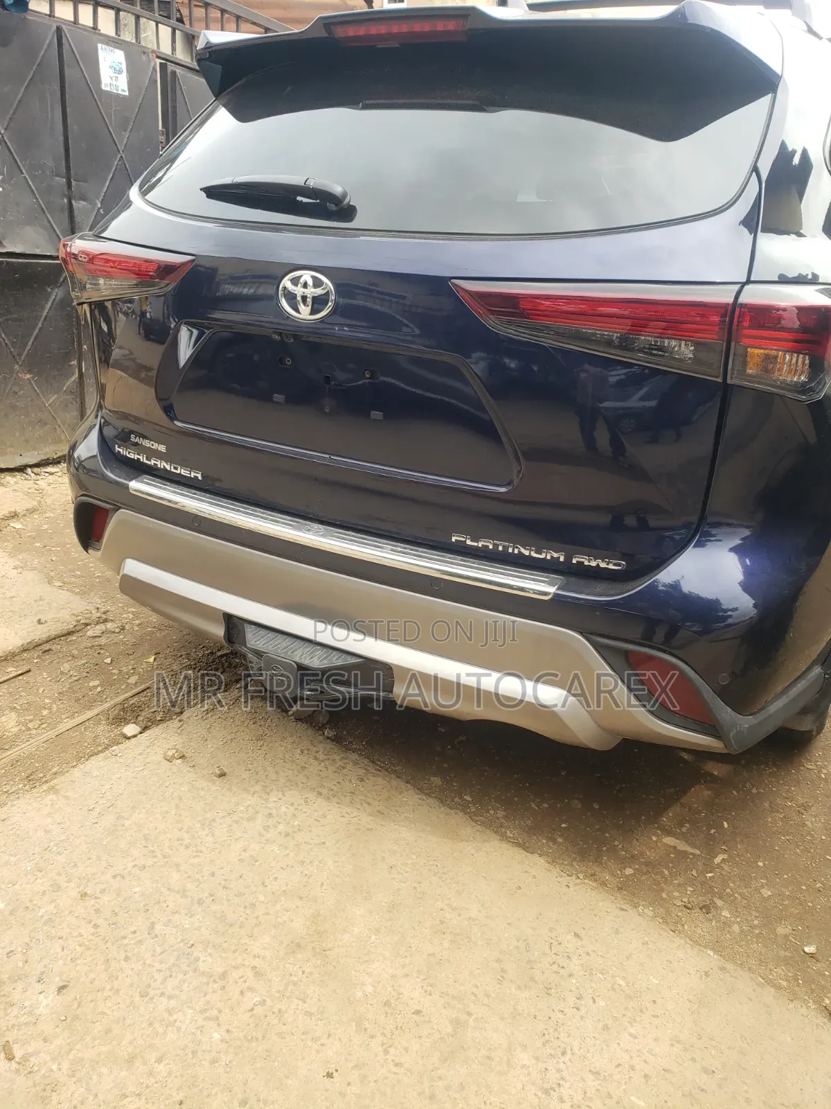 Toyota Highlander Platinum AWD 2026 Blue