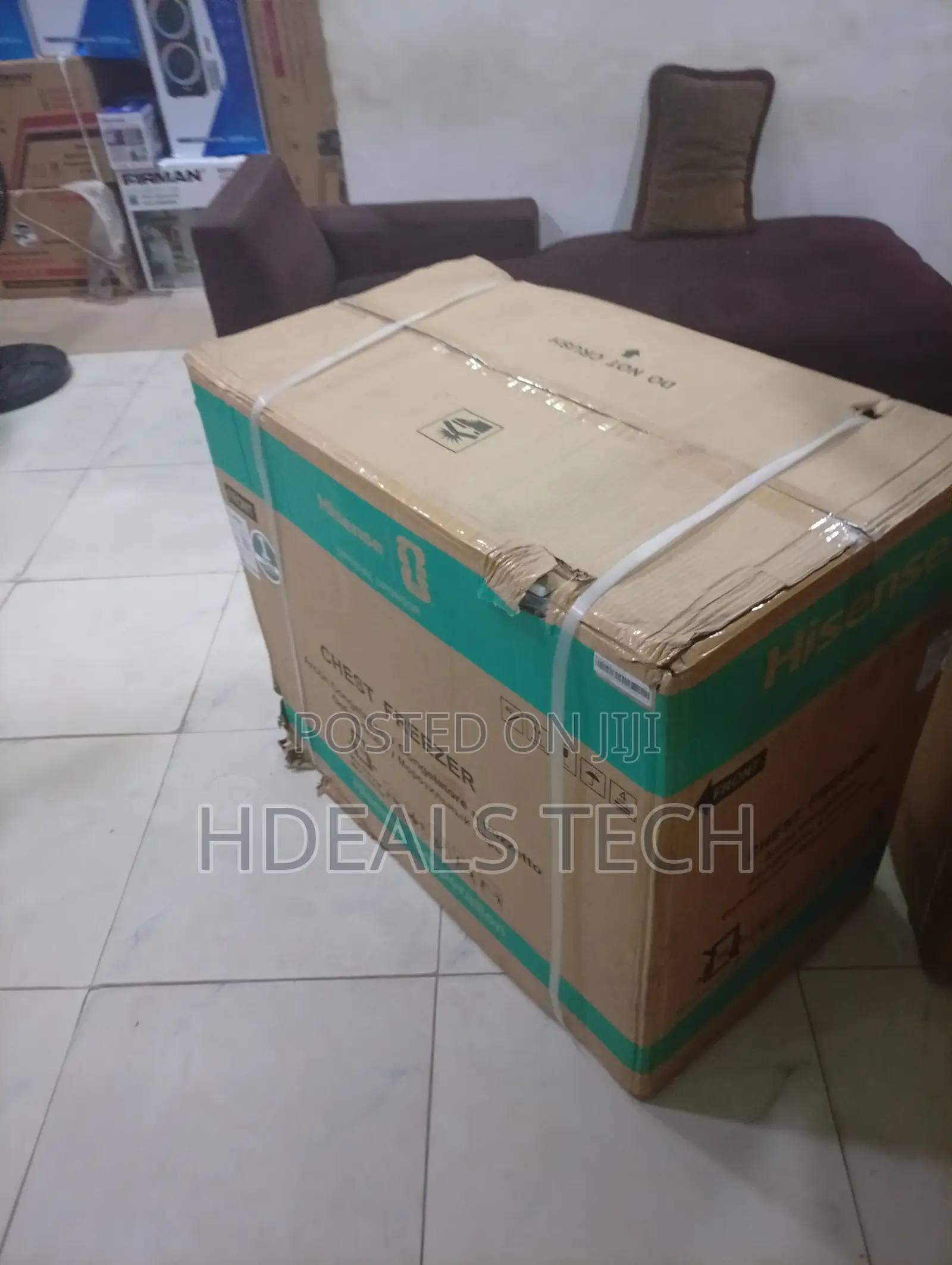 Hisense 250L Fast Freeze Chest Freezer (FC340SH) With Lock Key