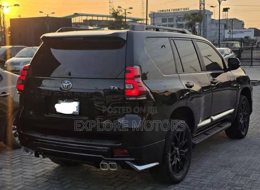 Toyota Land Cruiser Prado 2012 Black