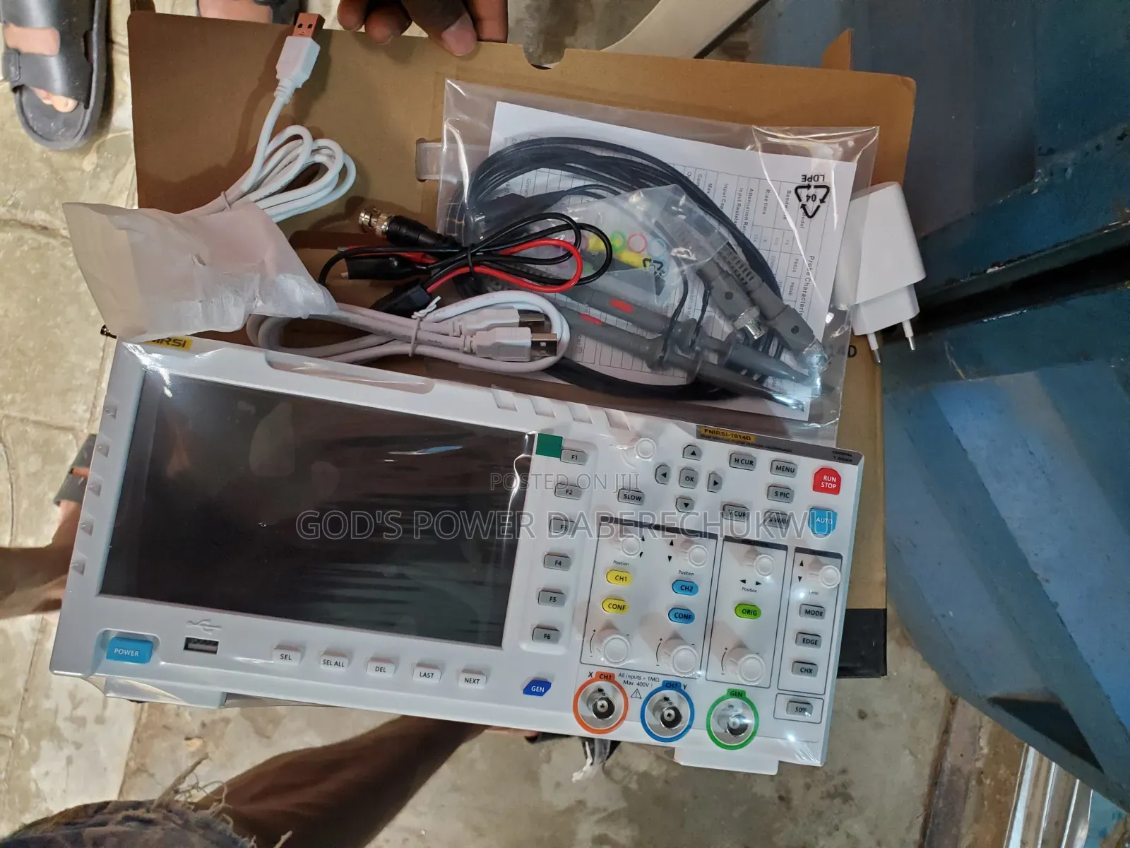 Digital Storage Oscilloscope and Signal Generator