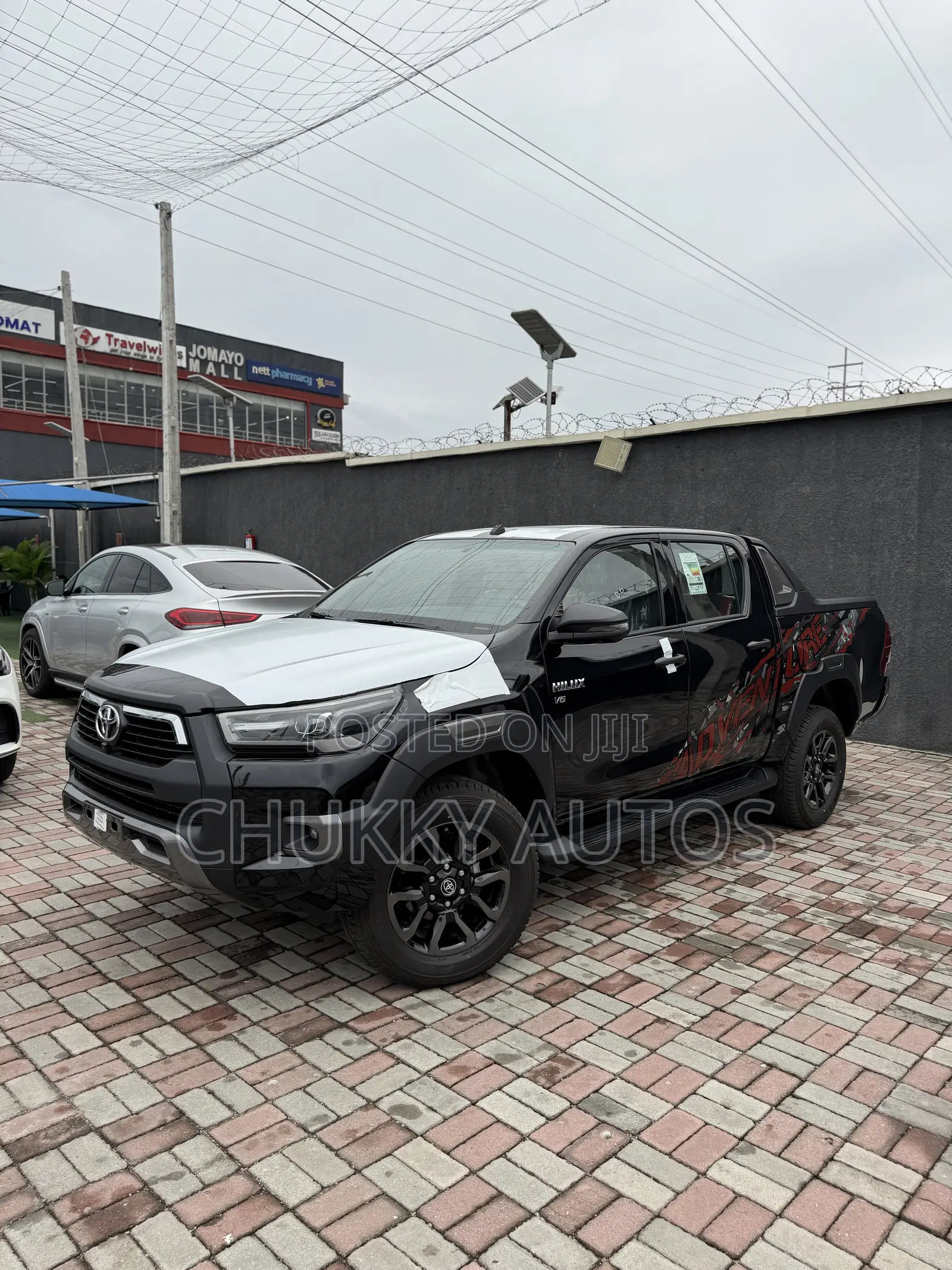 New Toyota Hilux 2025 Black