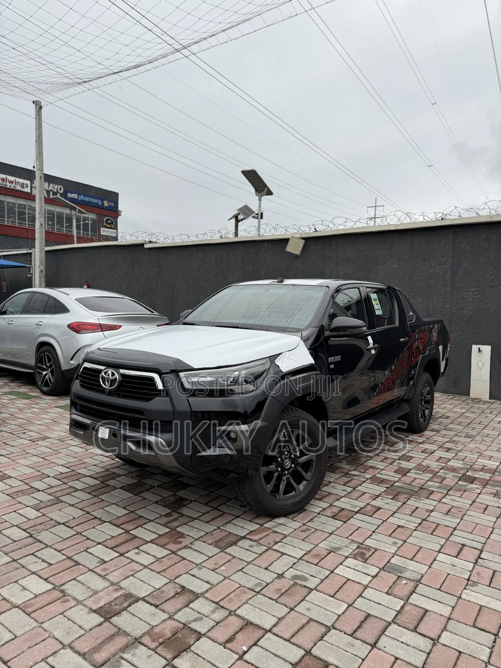 New Toyota Hilux 2025 Black