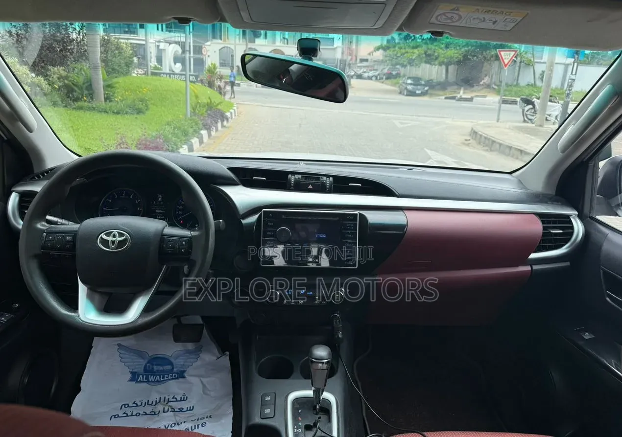 Toyota Hilux 2017 White