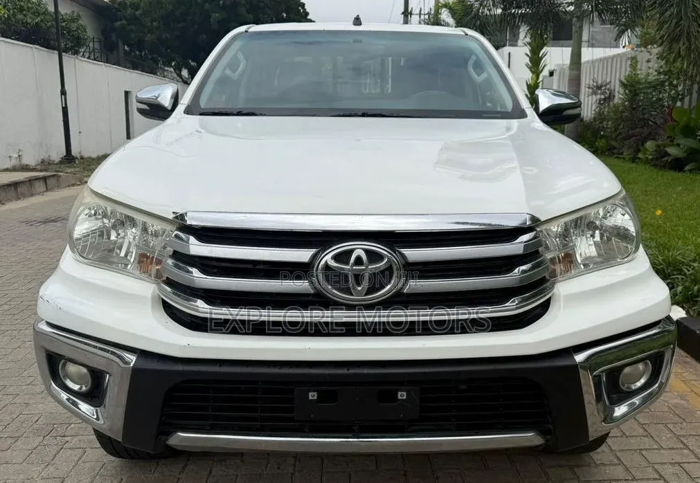Toyota Hilux 2017 White