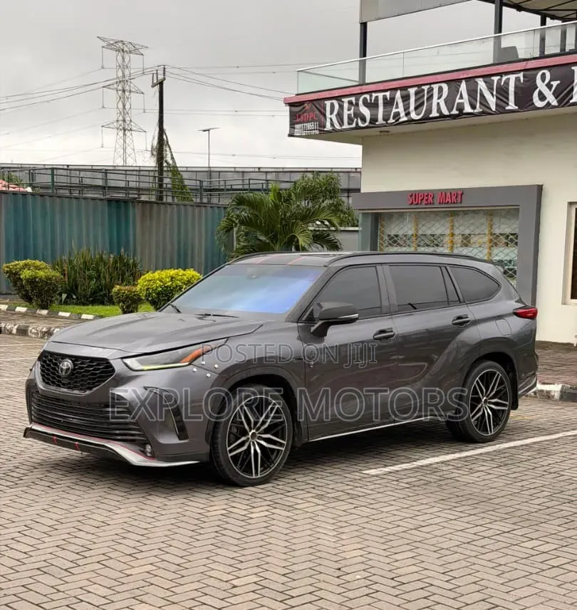 Toyota Highlander 2022 Gray