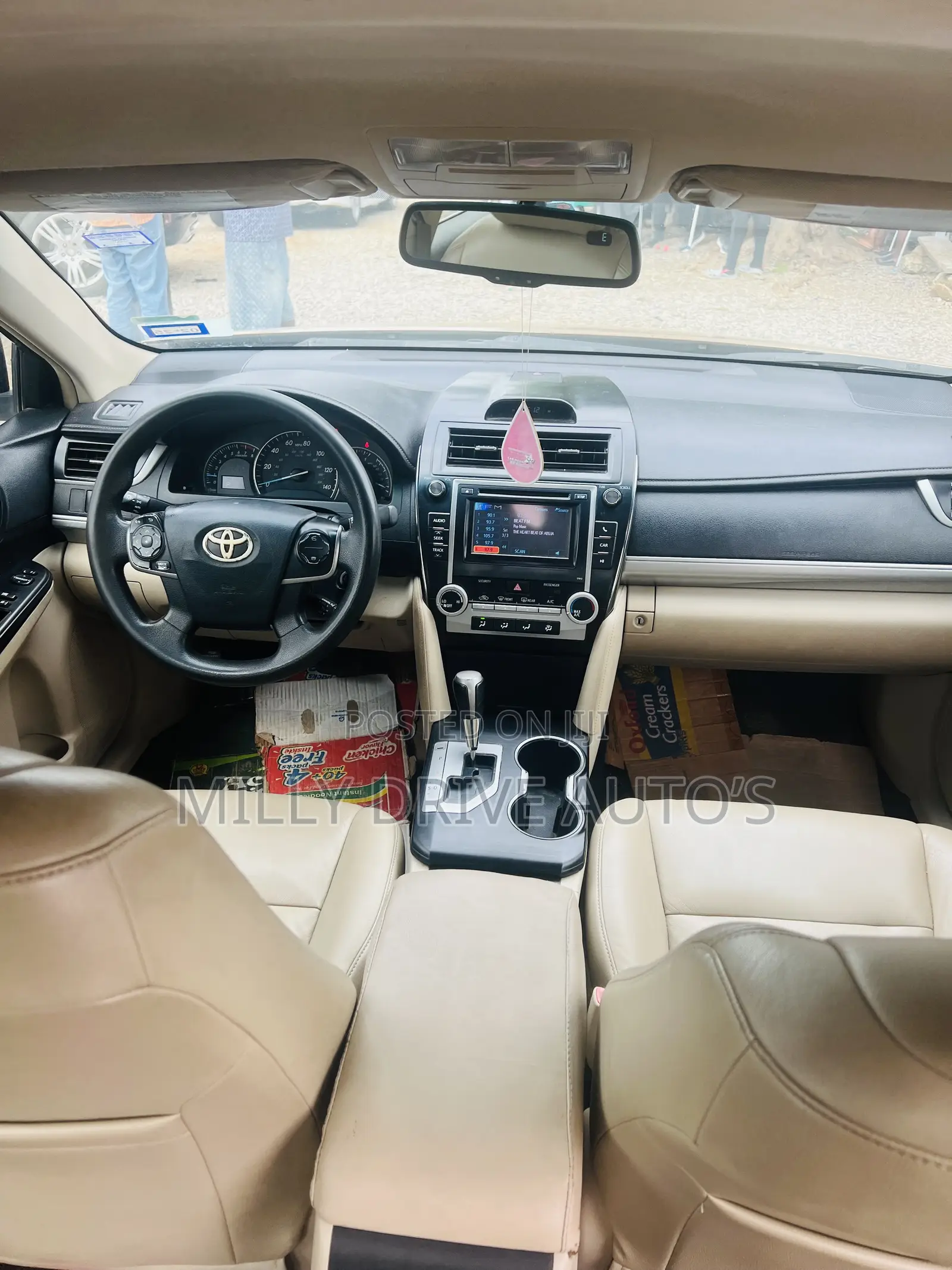 Toyota Camry LE 4dr Sedan (2.5L 4cyl 6A) 2013 Gold