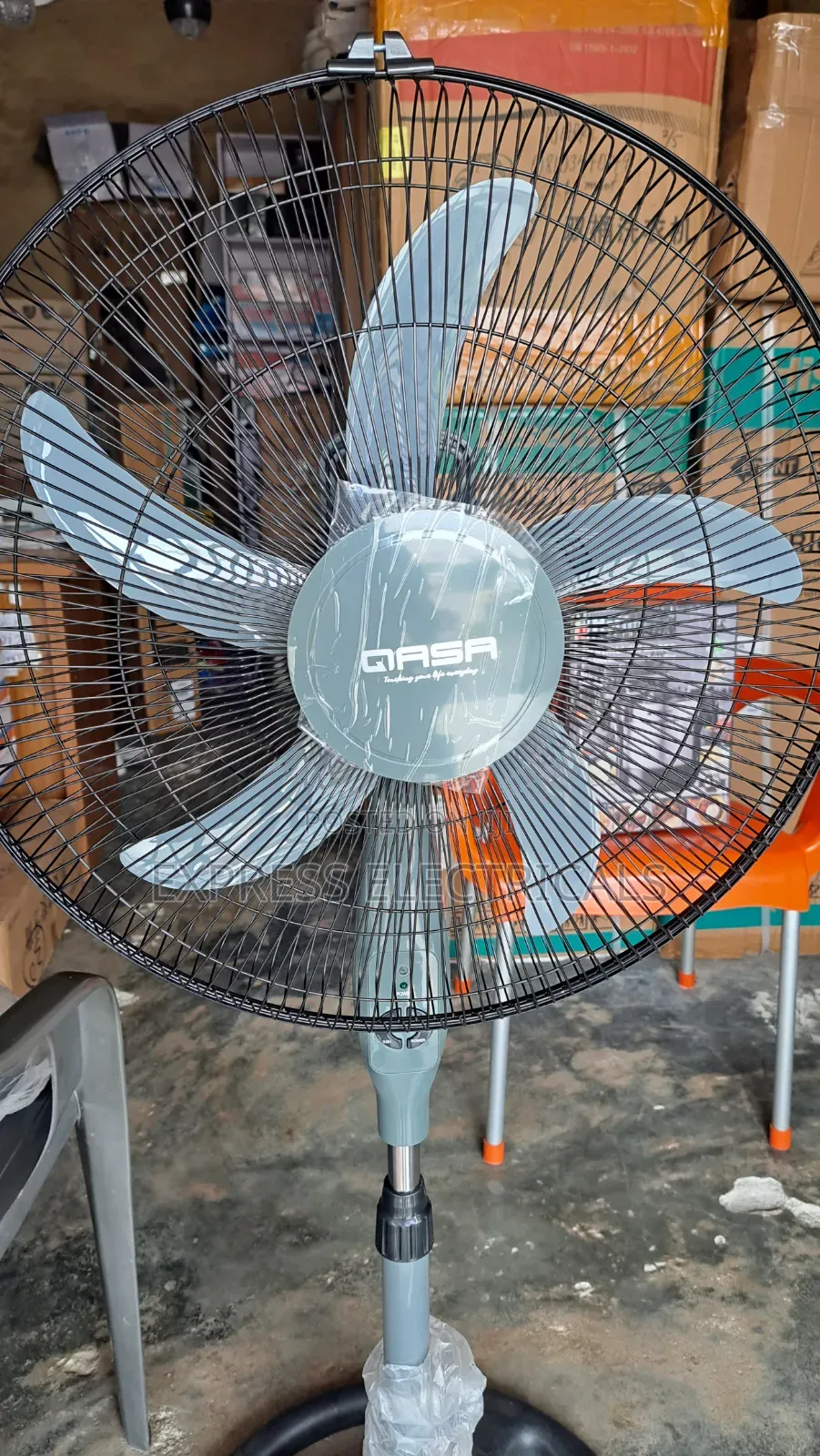Brand New QASA 18" Standing Fan | 5 Blades | Remote Control