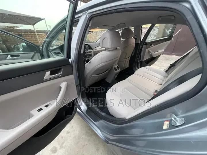 Hyundai Sonata Limited 2.0T 4dr Sedan (2.0L 4cyl Turbo 6A) 2015 Gray