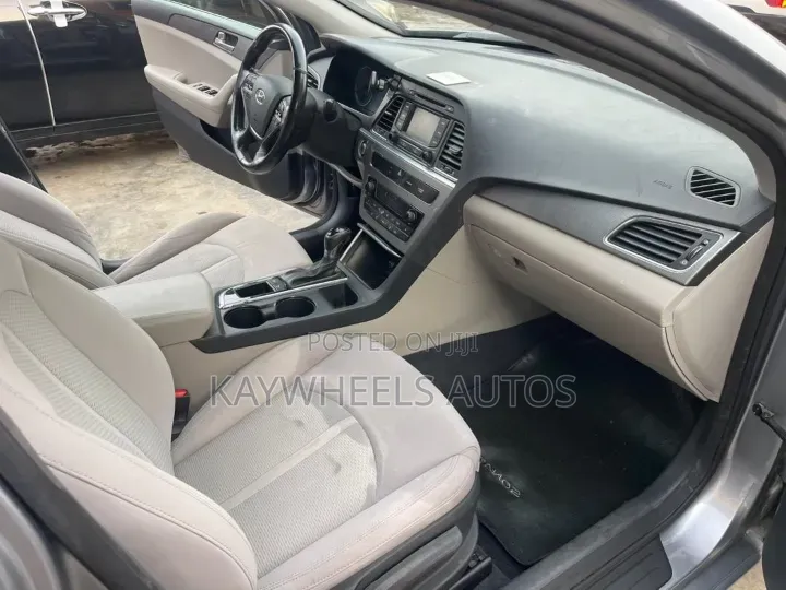 Hyundai Sonata Limited 2.0T 4dr Sedan (2.0L 4cyl Turbo 6A) 2015 Gray