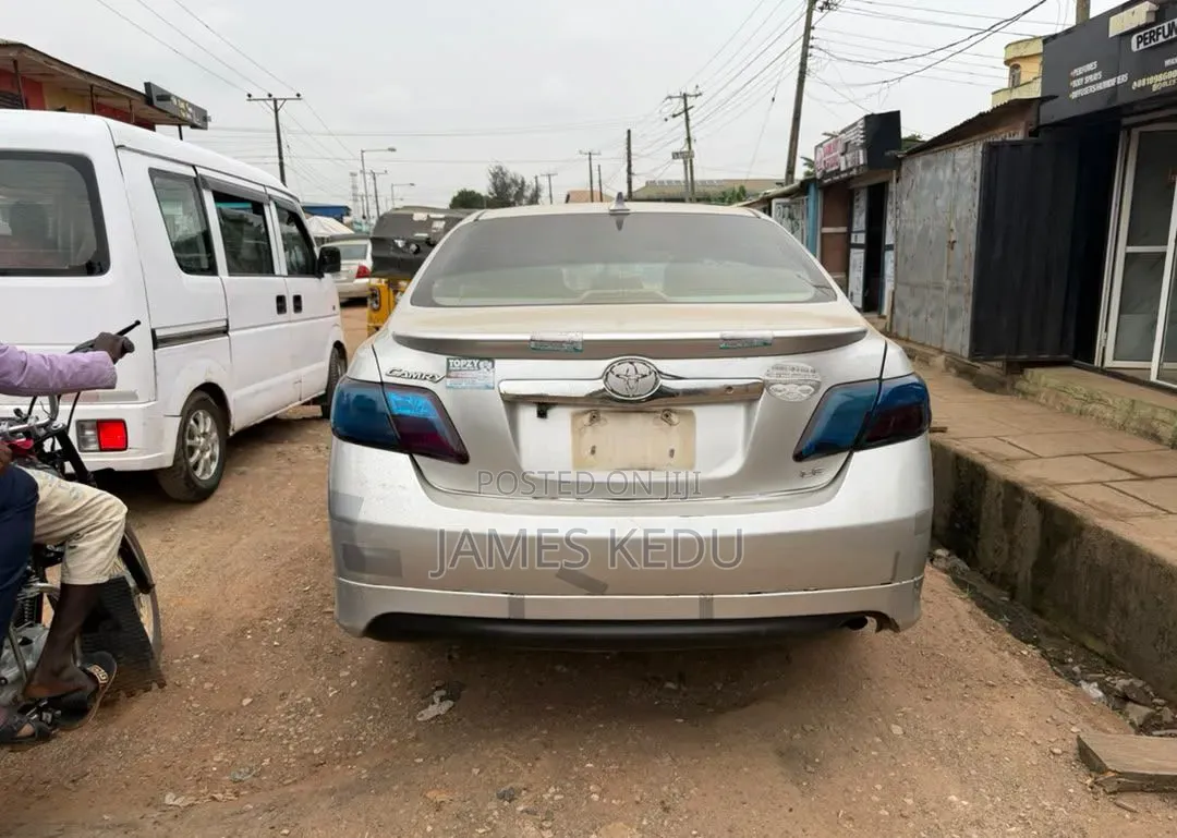 Toyota Camry 2009 Silver