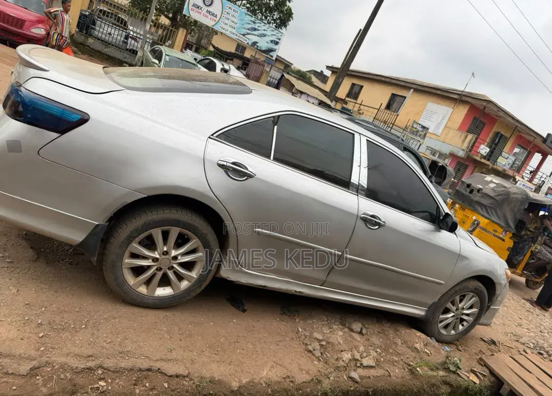 Toyota Camry 2009 Silver
