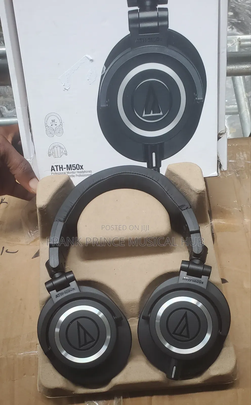 Audio-Technica ATH-M50x Professional Studio Monitor Headphones
