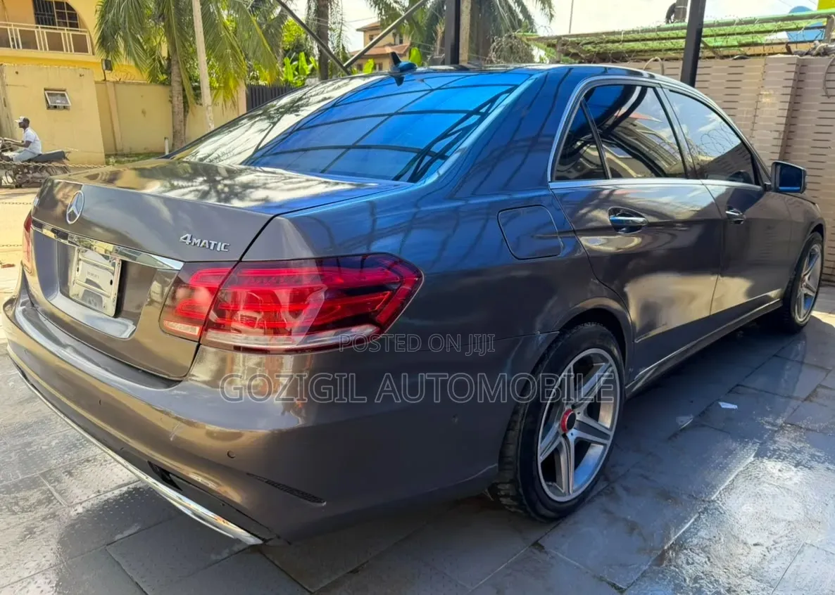 Mercedes-Benz E300 2015 Brown