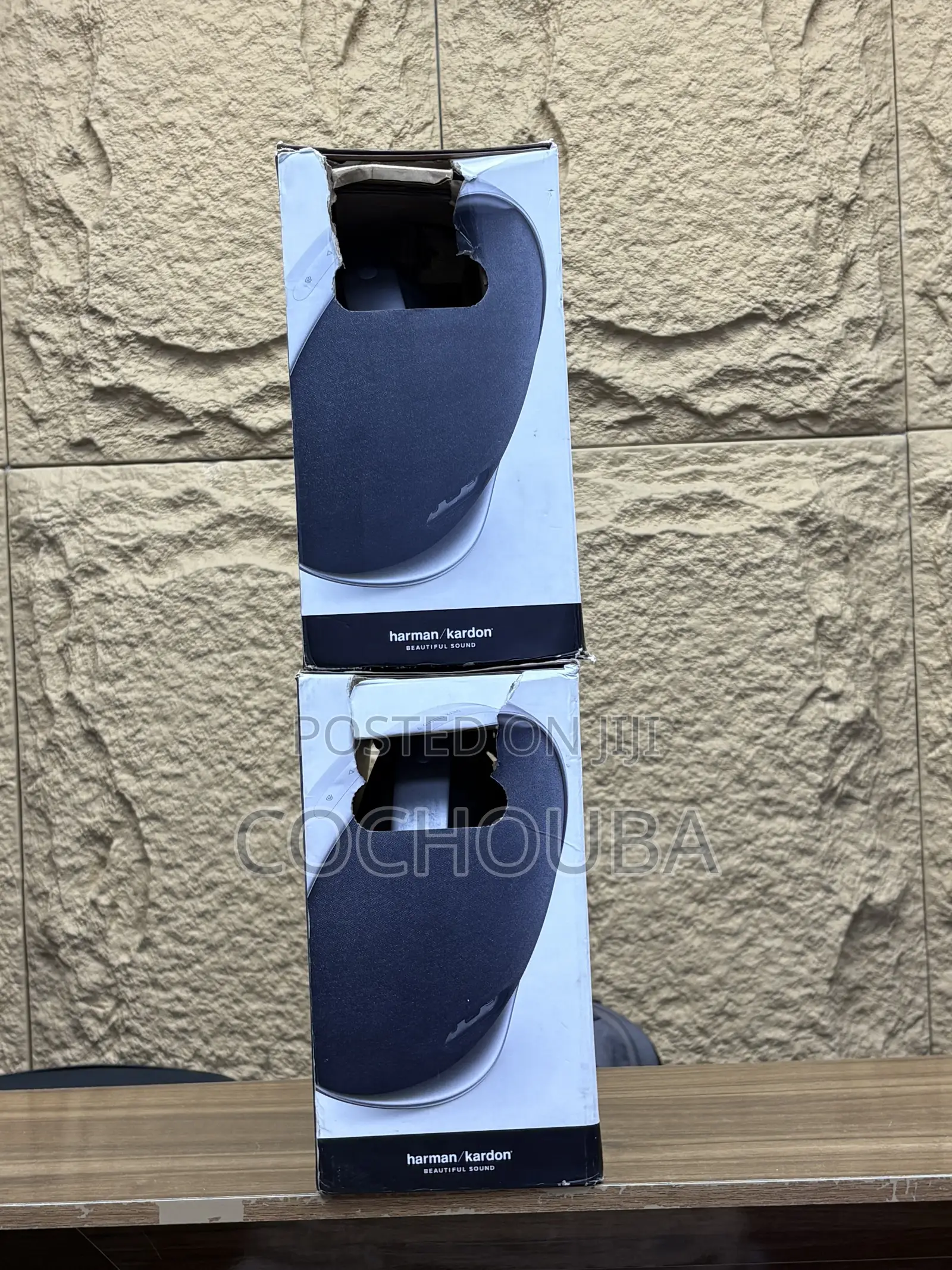 Open Box Harman Kardon Onxy Studio 9