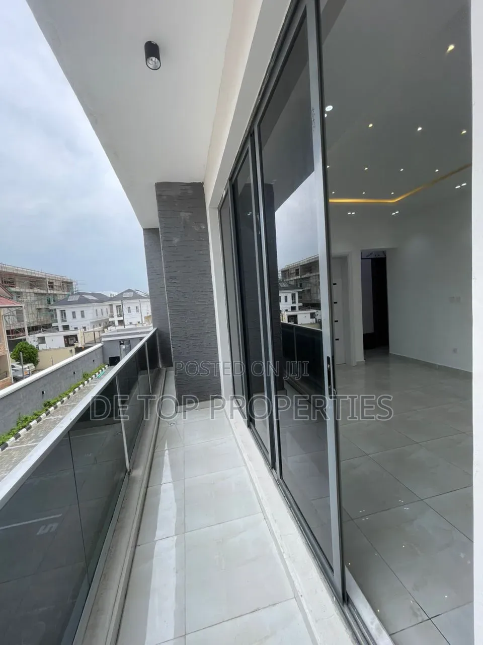 3bdrm Duplex in Lekki Phase 1 for rent