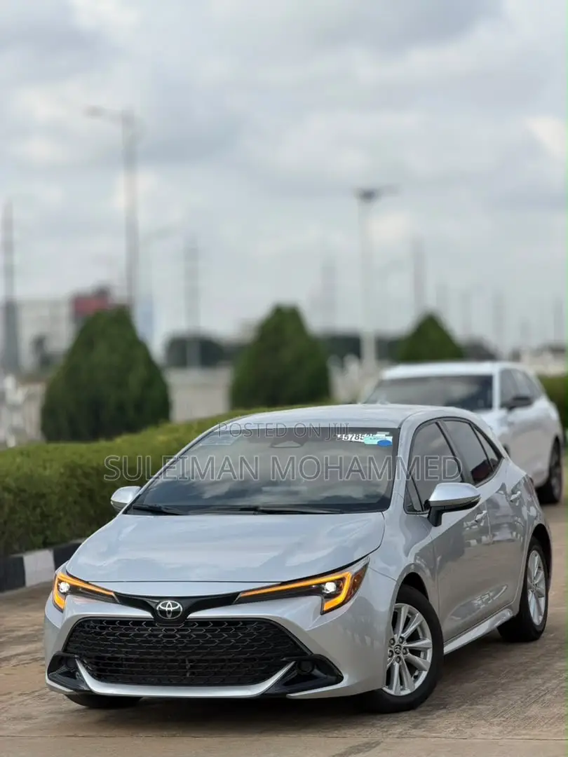 Toyota Corolla Hatchback SE 2023 Silver