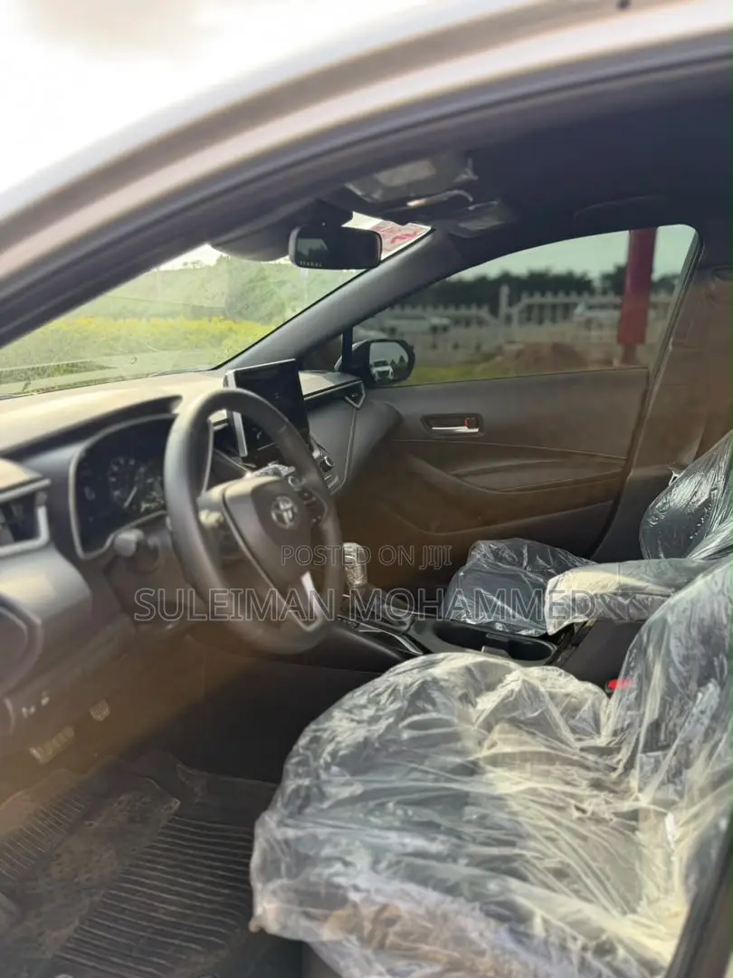 Toyota Corolla Hatchback SE 2023 Silver