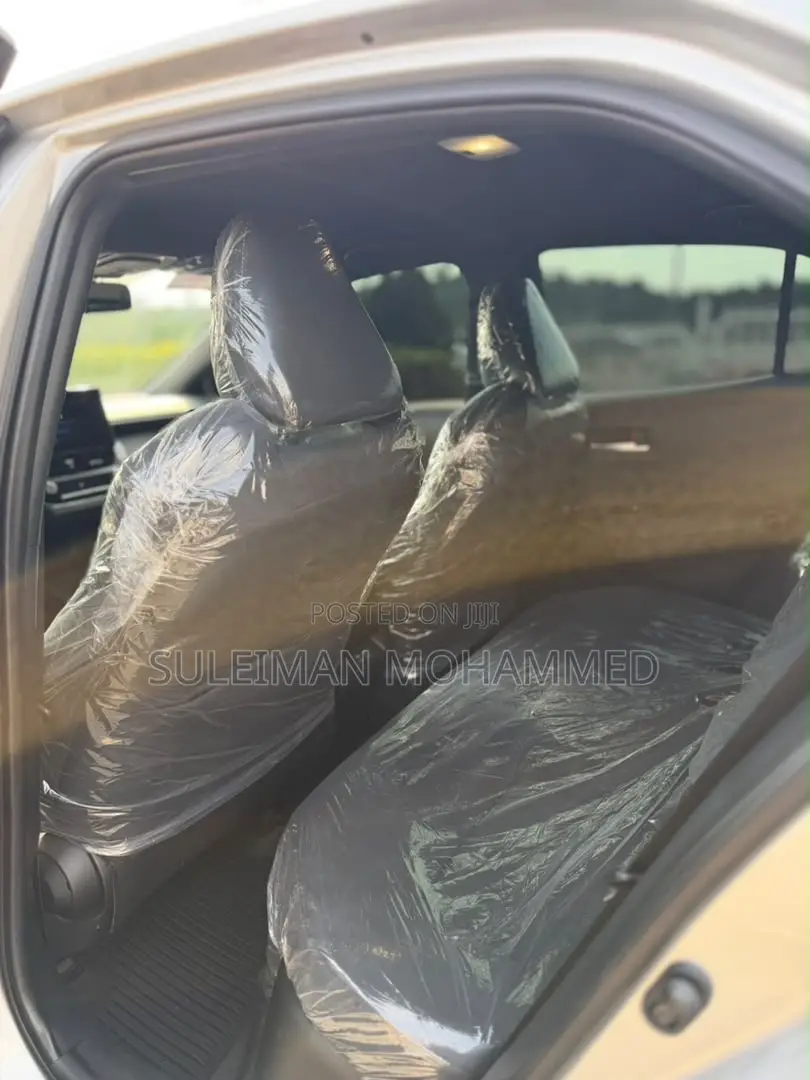 Toyota Corolla Hatchback SE 2023 Silver