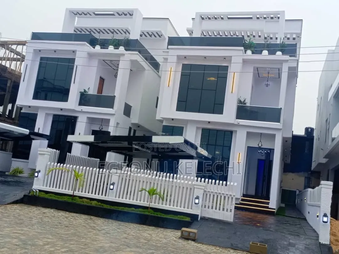 5bdrm Duplex in Ikota for sale