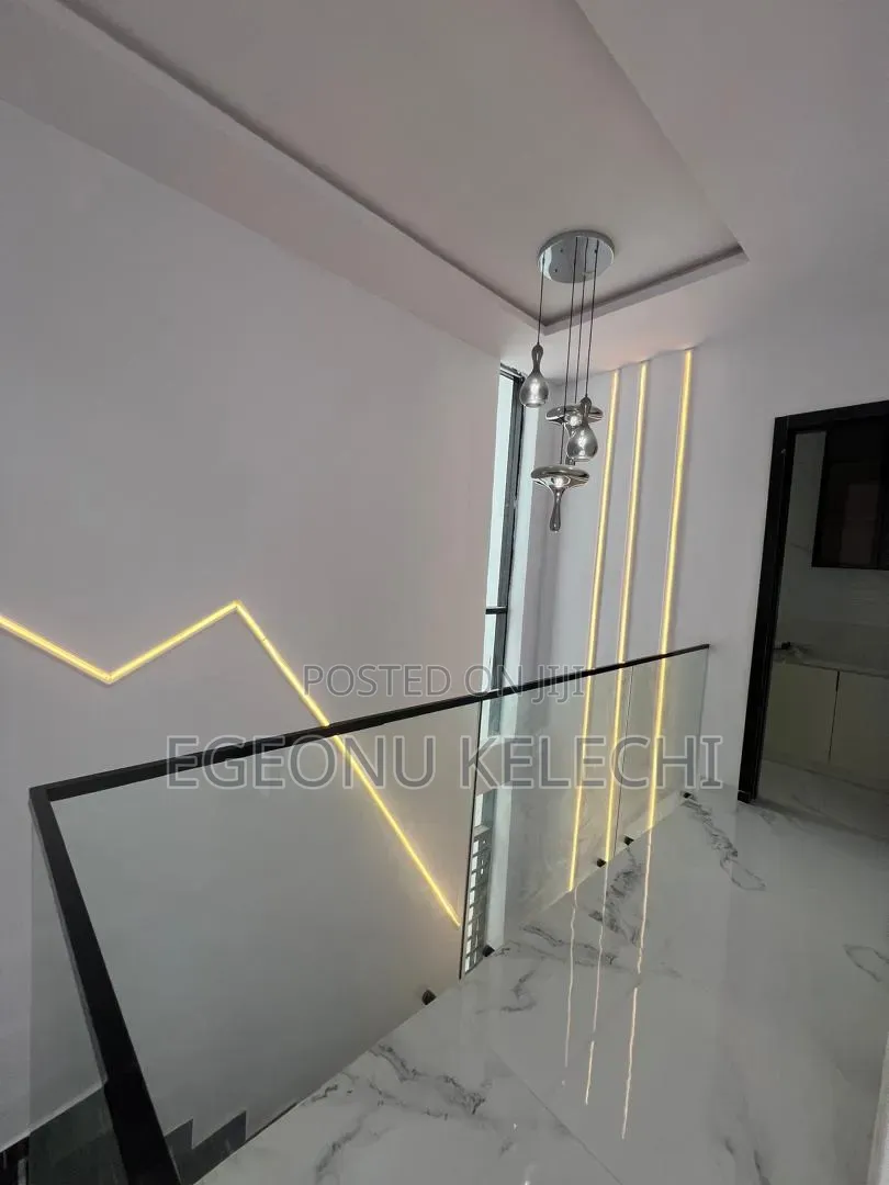 5bdrm Duplex in Ikota for sale