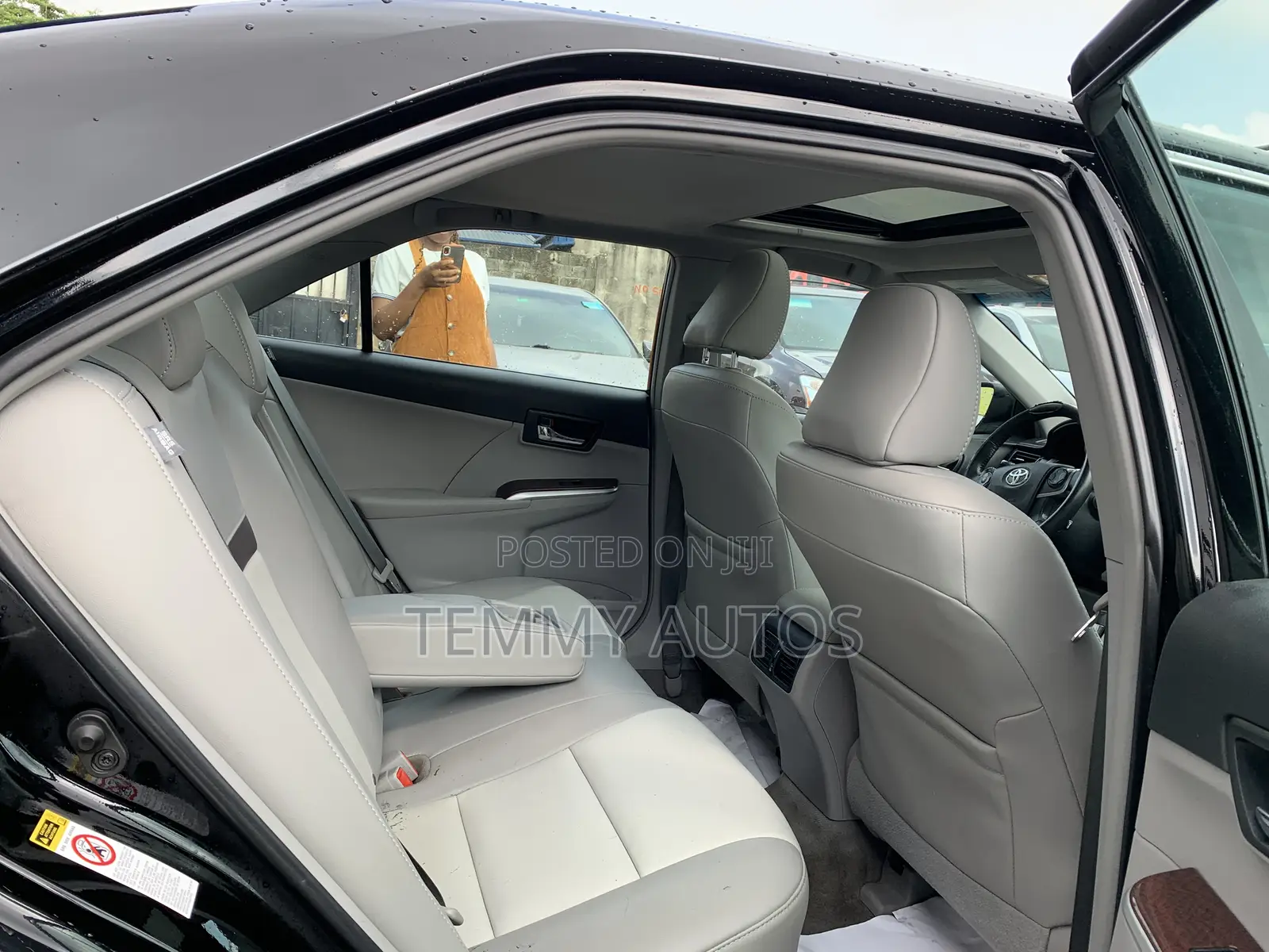 Toyota Camry XLE V6 4dr Sedan (3.5L 6cyl 6A) 2012 Gray