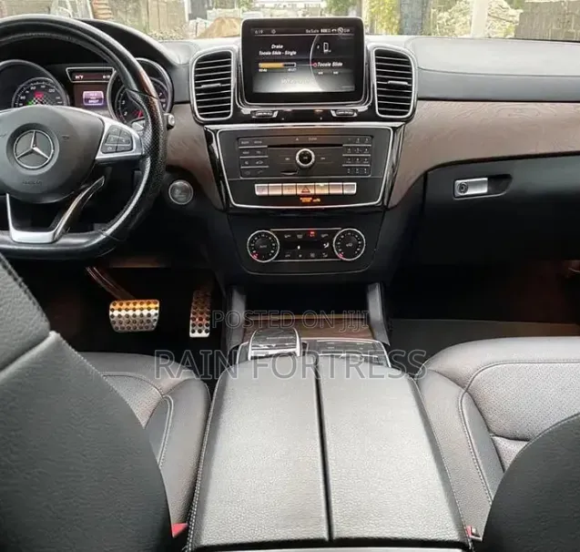 Mercedes-Benz GLE-Class 2017 Black