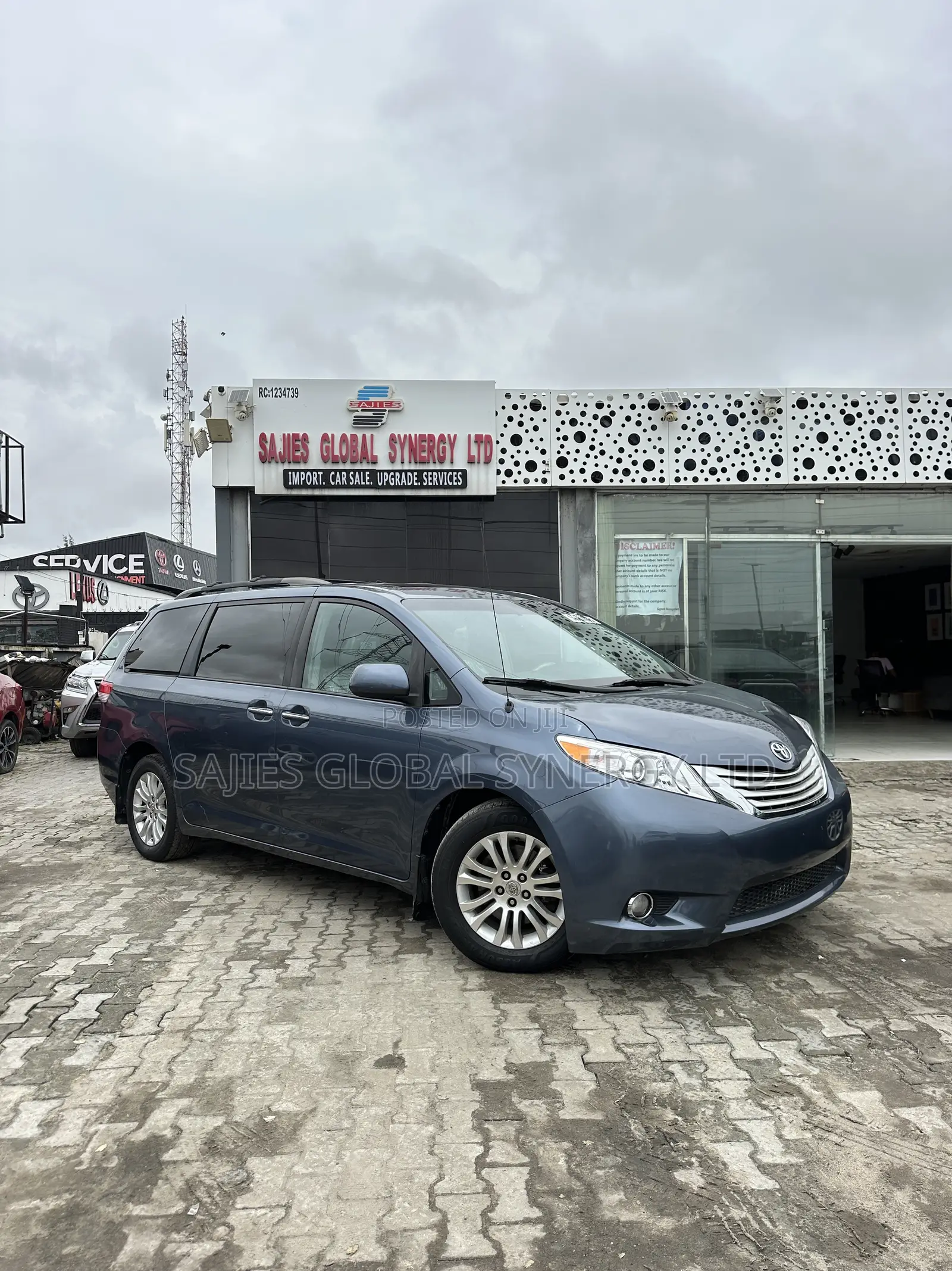 Toyota Sienna 2014 Blue