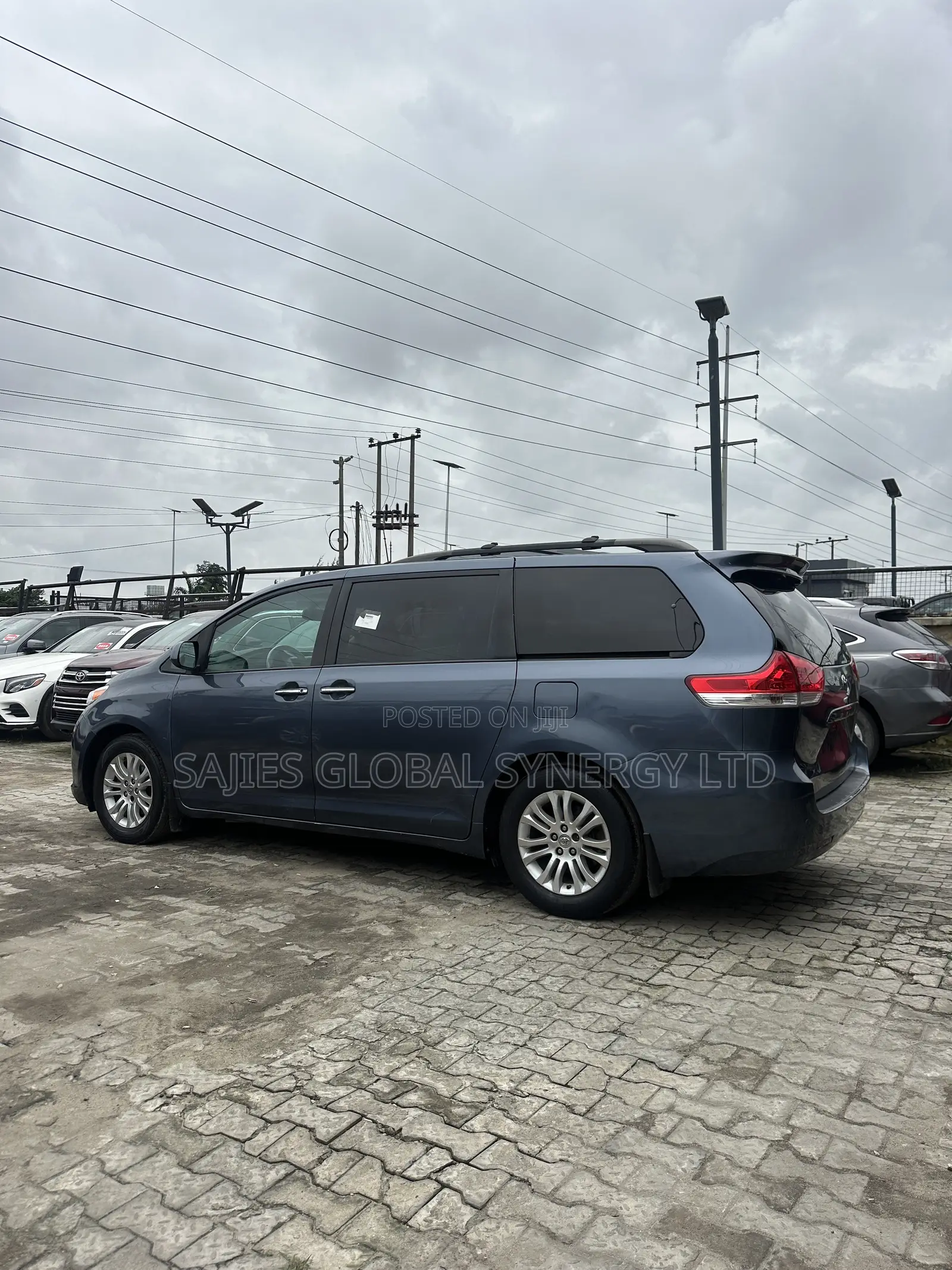 Toyota Sienna 2014 Blue