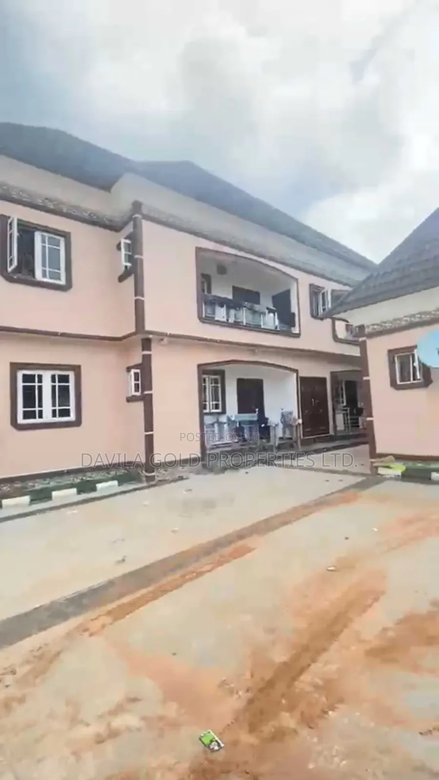10bdrm Block of Flats in Benin City for sale