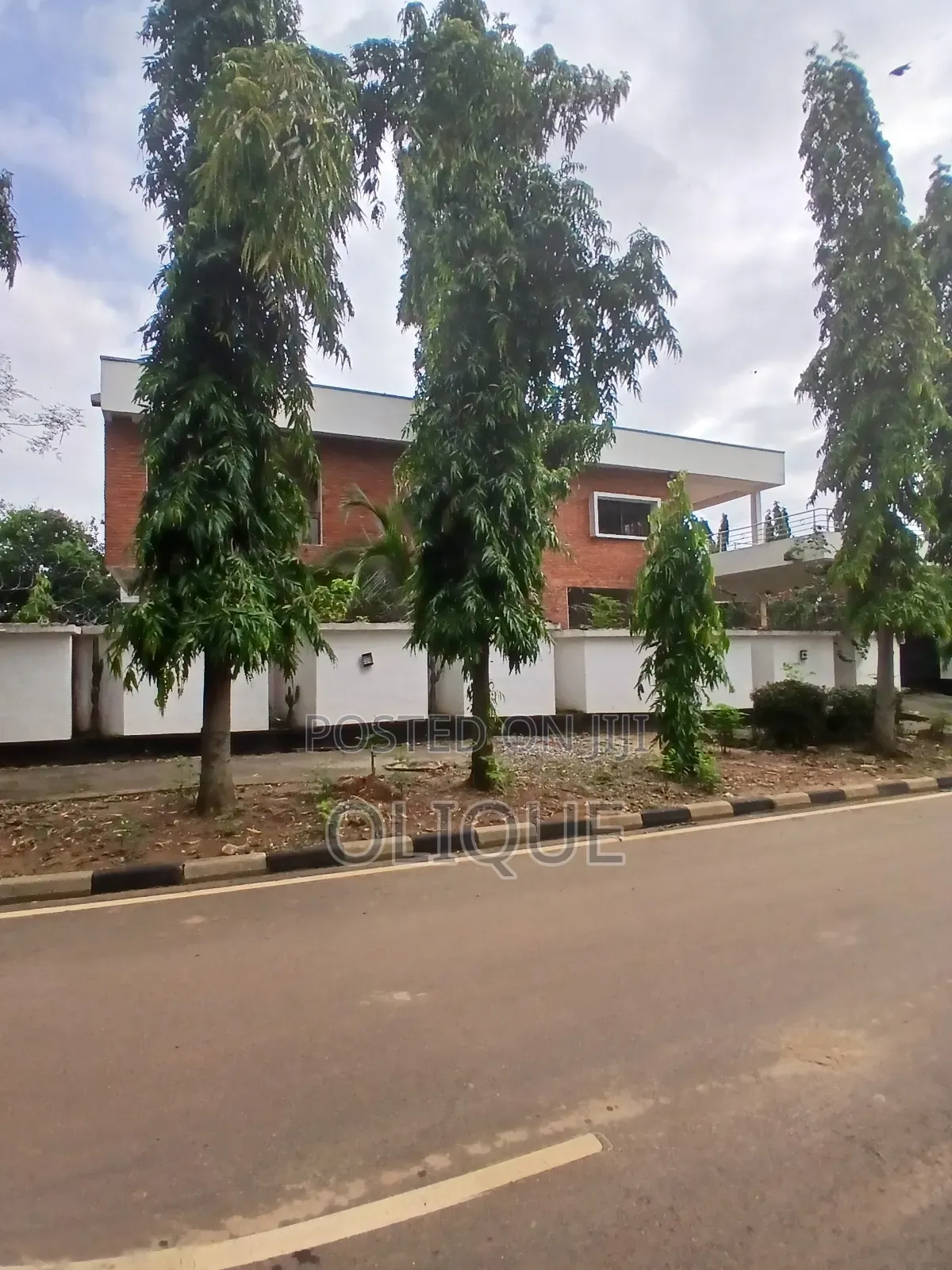 12bdrm Duplex in Maitama for sale